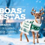 imagem paisagem natalícia com um veado a usar camisola think green, aviso de encerramento para férias de natal e votos de boas festas