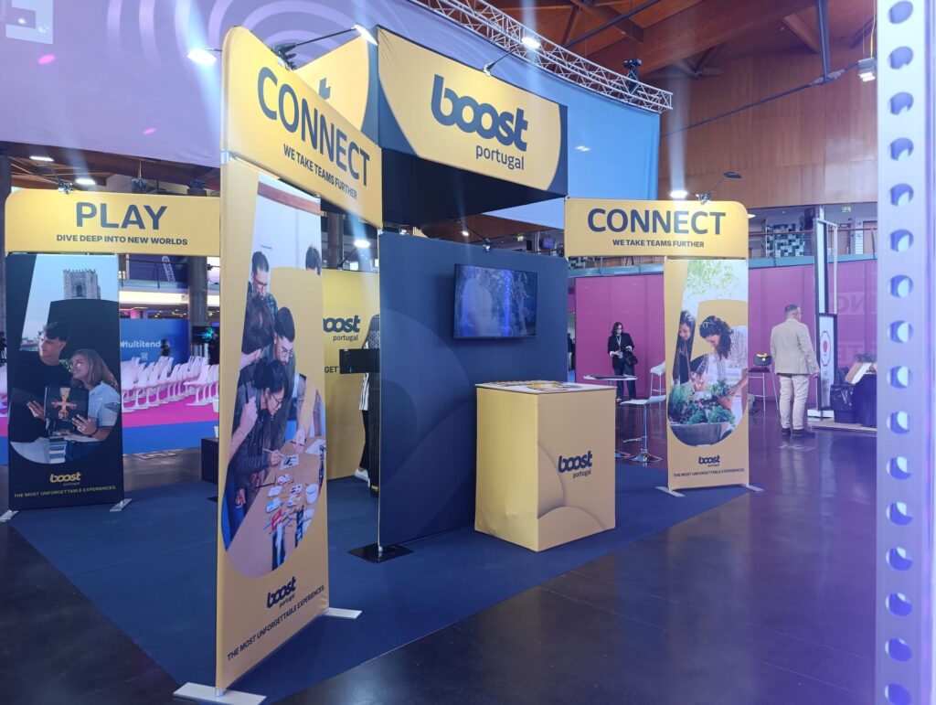 Stand Boost Portugal Personalizado pela Poster Digital na Reinvent the Event